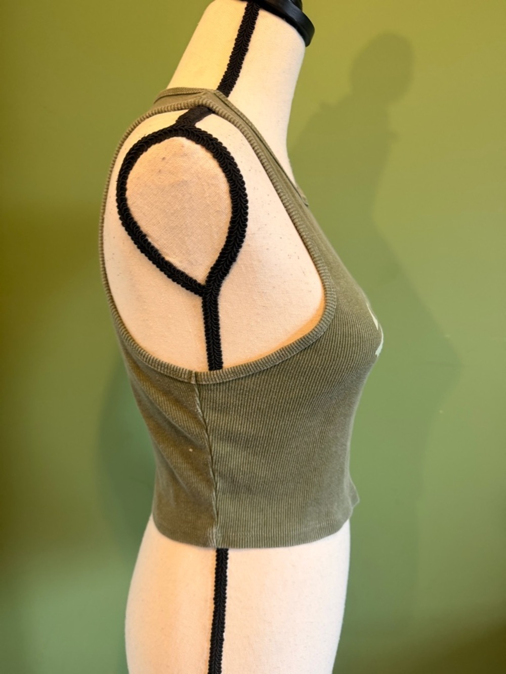 PLAYBOY Olive Ribbed Logo Crop Tank - Picture 3 of 5